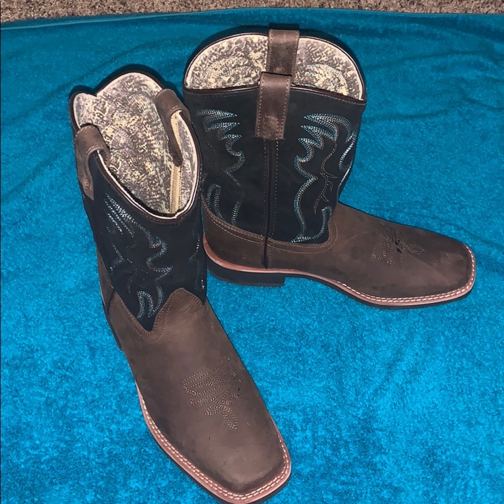 Boys cowboy boots (fit women size 8.5)